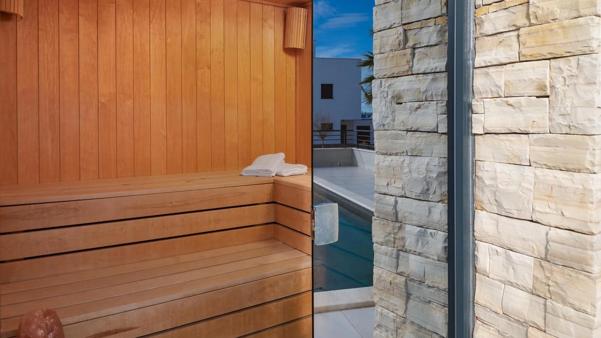 Villa Roca With Heated Pool And Sauna Privlaka 0*,  Horvátország